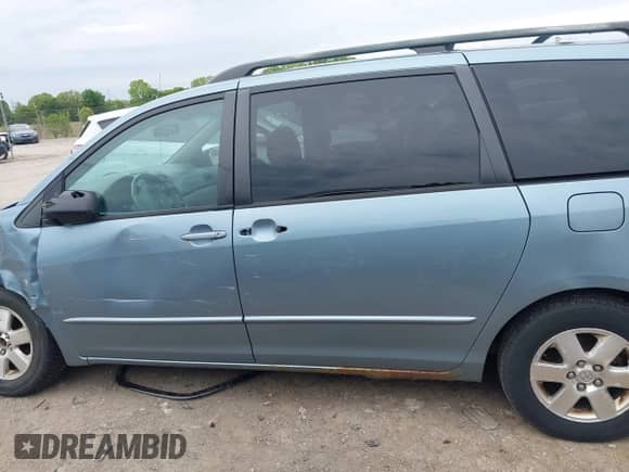 2005 Toyota Sienna CE с VIN 5TDZA23C15S263639, выставлен на аукционе IAAI как лот 42373062 с пробегом 232 328 миль миль и . История ставок и продаж доступна на DreamBid. Изображение 15.
