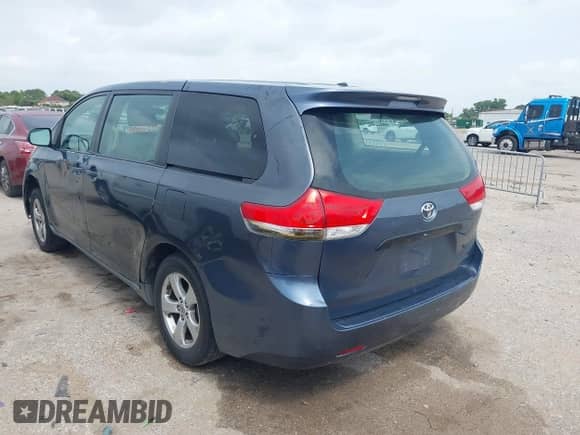 2013 Toyota Sienna L with VIN 5TDZK3DC9DS351449, listed as a IAAI auction lot 42397699 with Not provided miles and . Bid and sale history available at DreamBid. Image 3.
