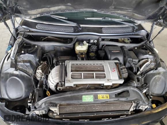 2006 MINI Hardtop S с VIN WMWRE33566TN28003, выставлен на аукционе Copart как лот 66924295 с пробегом 233 085 миль миль и Списание • Salvage title. История ставок и продаж доступна на DreamBid. Изображение 11.