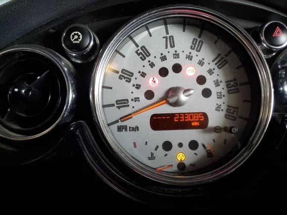 2006 MINI Hardtop S с VIN WMWRE33566TN28003, выставлен на аукционе Copart как лот 66924295 с пробегом 233 085 миль миль и Списание • Salvage title. История ставок и продаж доступна на DreamBid. Изображение 9.