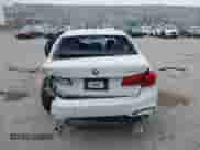 2019 BMW 5 Series 530e с VIN WBAJA9C52KB388172, выставлен на аукционе IAAI как лот 42518505 с пробегом Не указан миль и . История ставок и продаж доступна на DreamBid. Изображение 16.