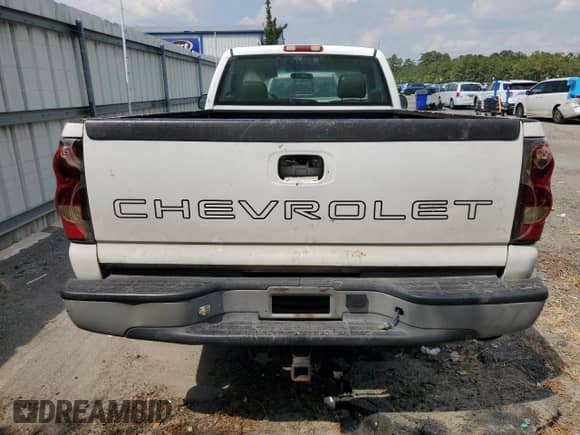2007 Chevrolet Silverado 2500HD LT1 with VIN 1GCHK24U07E125969, listed as a Copart auction lot 81400795 with 274,878 mi miles and Salvage title. Bid and sale history available at DreamBid. Image 6.