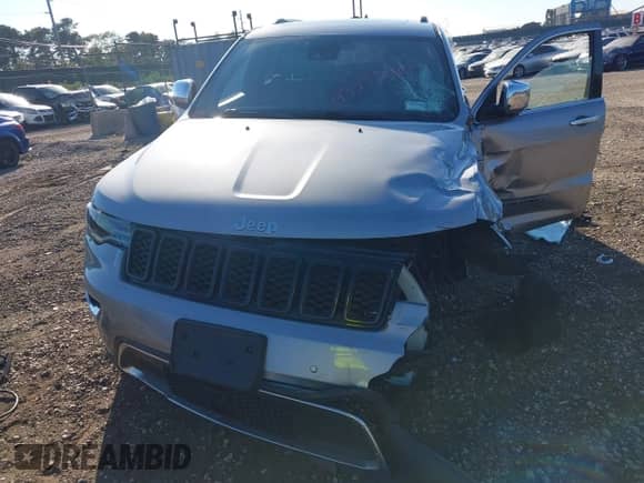 2019 Jeep Grand Cherokee Limited with VIN 1C4RJFBG0KC775322, listed as a IAAI auction lot 43377266 with 113,740 mi miles and . Bid and sale history available at DreamBid. Image 6.