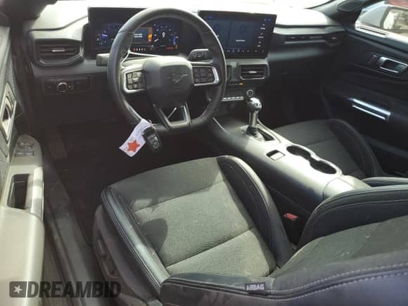 2024 Ford Mustang EcoBoost с VIN 1FA6P8THXR5107956, выставлен на аукционе Copart как лот 82211305 с пробегом 16 891 миль миль и Списание • Salvage title. История ставок и продаж доступна на DreamBid. Изображение 8.