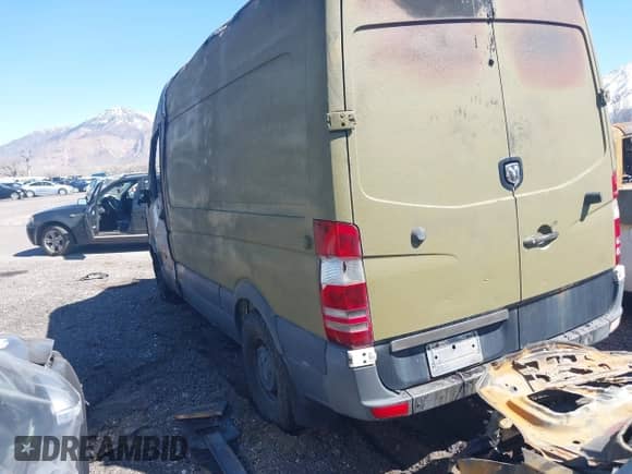 2007 Dodge Sprinter with VIN WD0PE745775178927, listed as a IAAI auction lot 41879678 with Not provided miles and . Bid and sale history available at DreamBid. Image 3.