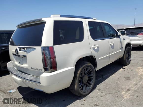 2012 Cadillac Escalade Premium с VIN 1GYS4CEF8CR195657, выставлен на аукционе Copart как лот 61785955 с пробегом 95 264 миль миль и Списание • Salvage title. История ставок и продаж доступна на DreamBid. Изображение 3.