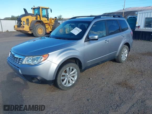 2012 Subaru Forester X Premium z VIN JF2SHADC7CH460727, wystawiony jako IAAI lot #43337416 z przebiegiem 212 232 mil mil oraz . Historia ofert i sprzedaży dostępna na DreamBid. Obrazek 2.