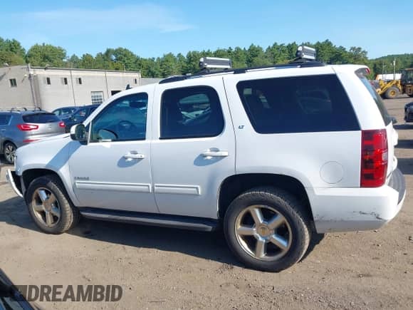 2013 Chevrolet Tahoe LT with VIN 1GNSKBE01DR167578, listed as a IAAI auction lot 43160382 with 207,479 mi miles and . Bid and sale history available at DreamBid. Image 14.