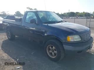 2003 Ford F-150 XL с VIN 2FTRF17273CA24246, выставлен на аукционе IAAI как лот 42968174 с пробегом 88 888 миль миль и . История ставок и продаж доступна на DreamBid. Изображение 1.