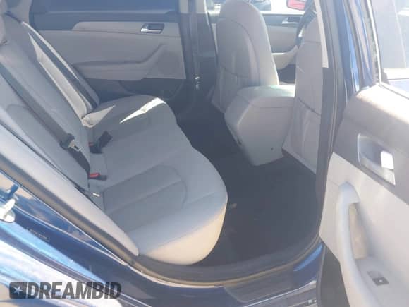 2017 Hyundai Sonata 2.4L с VIN 5NPE24AF7HH493040, выставлен на аукционе IAAI как лот 41831646 с пробегом 142 523 миль миль и . История ставок и продаж доступна на DreamBid. Изображение 8.