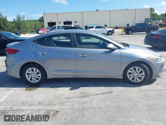 2017 Hyundai Elantra SE с VIN 5NPD74LF4HH144945, выставлен на аукционе IAAI как лот 42993108 с пробегом 65 419 миль миль и . История ставок и продаж доступна на DreamBid. Изображение 13.