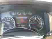 2013 Ford F-150 XL z VIN 1FTFW1CFXDKD72566, wystawiony jako IAAI lot #43180999 z przebiegiem 128 057 mil mil oraz . Historia ofert i sprzedaży dostępna na DreamBid. Obrazek 7.