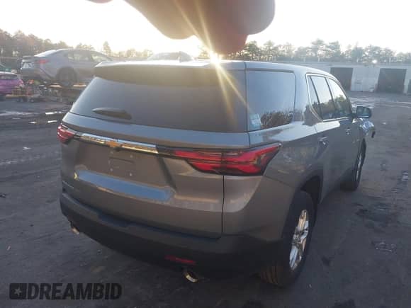2023 Chevrolet Traverse LS with VIN 1GNEVFKW9PJ121827, listed as a IAAI auction lot 41117831 with 20,944 mi miles and . Bid and sale history available at DreamBid. Image 4.