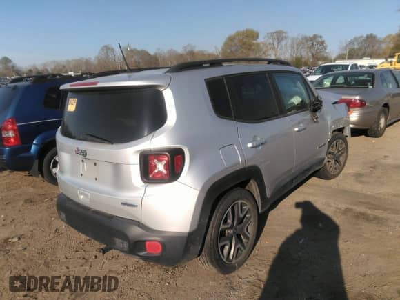 2018 Jeep Renegade Latitude with VIN ZACCJABB7JPH92304, listed as a IAAI auction lot 41890310 with 138,419 mi miles and . Bid and sale history available at DreamBid. Image 4.