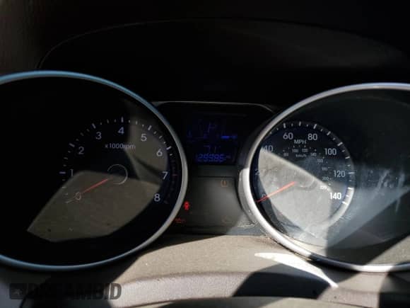 2014 Hyundai Tucson Limited with VIN KM8JUCAG8EU939916, listed as a Copart auction lot 82686485 with 129,986 mi miles and Clean title. Bid and sale history available at DreamBid. Image 9.