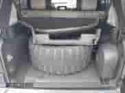 2007 Jeep Wrangler Unlimited Sahara z VIN 1J4GA59147L218594, wystawiony jako IAAI lot #42984397 z przebiegiem 108 296 mil mil oraz . Historia ofert i sprzedaży dostępna na DreamBid. Obrazek 12.