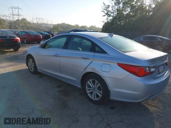 2013 Hyundai Sonata GLS с VIN 5NPEB4AC3DH650935, выставлен на аукционе IAAI как лот 43360770 с пробегом 78 048 миль миль и . История ставок и продаж доступна на DreamBid. Изображение 3.