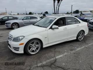 2012 Mercedes-Benz C 250 Sport с VIN WDDGF4HB0CR221128, выставлен на аукционе Copart как лот 81947095 с пробегом 140 286 миль миль и Чистый • Clean title. История ставок и продаж доступна на DreamBid. Изображение 1.