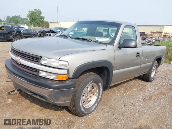 1999 Chevrolet Silverado 1500 Work Truck z VIN 1GCEK14V8XE220009, wystawiony jako IAAI lot #42893588 z przebiegiem 120 976 mil mil oraz . Historia ofert i sprzedaży dostępna na DreamBid. Obrazek 2.