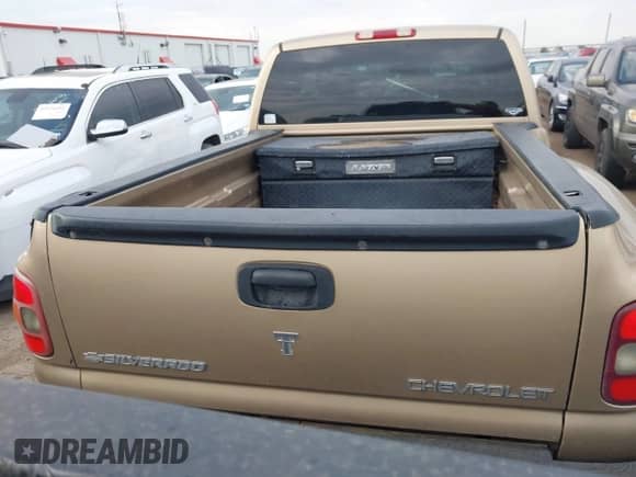 2000 Chevrolet Silverado 1500 LS with VIN 2GCEC19V4Y1374130, listed as a IAAI auction lot 42953070 with 153,252 mi miles and . Bid and sale history available at DreamBid. Image 16.