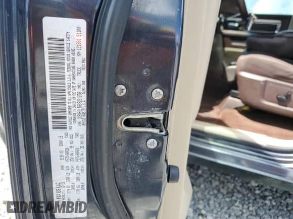 2016 Ram 1500 Big Horn z VIN 1C6RR6LT8GS221258, wystawiony jako Copart lot #70324955 z przebiegiem 183 560 mil mil oraz Szkoda całkowita • Salvage title. Historia ofert i sprzedaży dostępna na DreamBid. Obrazek 13.