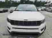 2021 Jeep Compass Latitude z VIN 3C4NJCBB1MT508005, wystawiony jako Copart lot #70726395 z przebiegiem 39 855 mil mil oraz Szkoda całkowita • Salvage title. Historia ofert i sprzedaży dostępna na DreamBid. Obrazek 5.