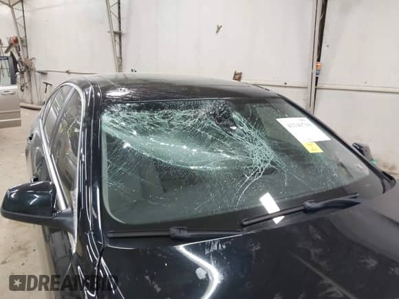 2013 BMW 5 Series 528i xDrive с VIN WBAXH5C55DD111828, выставлен на аукционе IAAI как лот 43140790 с пробегом 156 206 миль миль и . История ставок и продаж доступна на DreamBid. Изображение 6.