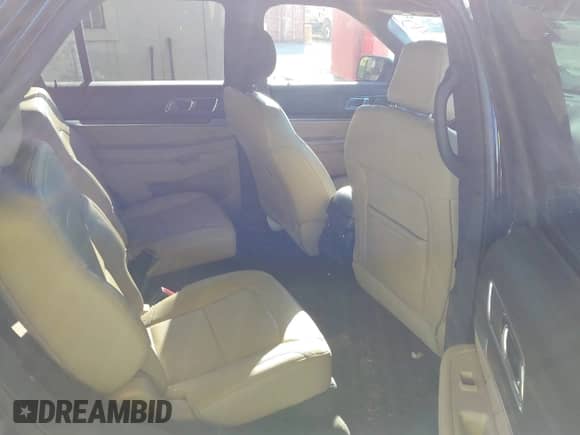 2017 Ford Explorer Limited z VIN 1FM5K7F8XHGC75136, wystawiony jako IAAI lot #43440453 z przebiegiem 122 807 mil mil oraz . Historia ofert i sprzedaży dostępna na DreamBid. Obrazek 8.