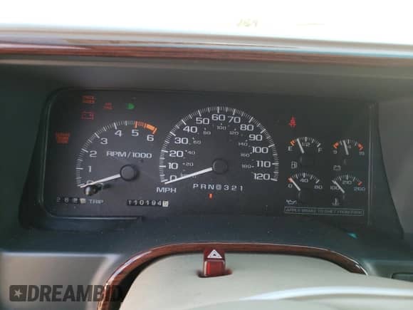 2000 Cadillac Escalade z VIN 1GYEK13R7YR128401, wystawiony jako Copart lot #46227845 z przebiegiem 110 194 mil mil oraz Nie do naprawy • Non repairable. Historia ofert i sprzedaży dostępna na DreamBid. Obrazek 9.