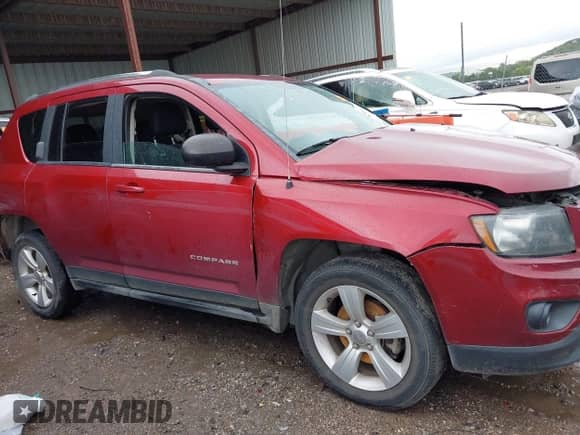 2014 Jeep Compass Sport z VIN 1C4NJDBBXED665156, wystawiony jako IAAI lot #43095675 z przebiegiem 122 639 mil mil oraz . Historia ofert i sprzedaży dostępna na DreamBid. Obrazek 12.