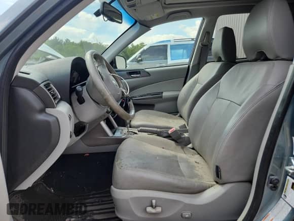 2012 Subaru Forester z VIN JF2SHBHC8CH439109, wystawiony jako Copart lot #69674515 z przebiegiem 137 188 mil mil oraz Nie do naprawy • Non repairable. Historia ofert i sprzedaży dostępna na DreamBid. Obrazek 7.