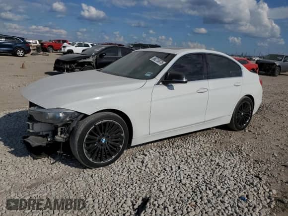 2013 BMW 3 Series 328i с VIN WBA3A5G56DNP26766, выставлен на аукционе Copart как лот 86213875 с пробегом 186 665 миль миль и Списание • Salvage title. История ставок и продаж доступна на DreamBid. Изображение 1.