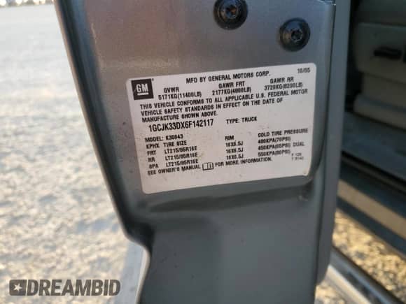 2006 Chevrolet Silverado 3500 DRW LT3 с VIN 1GCJK33DX6F142117, выставлен на аукционе Copart как лот 76250014 с пробегом Не указан миль и Списание • Salvage title. История ставок и продаж доступна на DreamBid. Изображение 13.