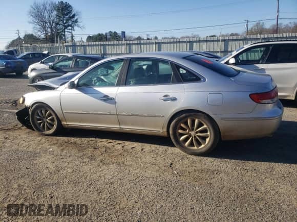 2007 Hyundai Azera SE с VIN KMHFC46F07A178026, выставлен на аукционе Copart как лот 86903254 с пробегом Не указан миль и Списание • Salvage title. История ставок и продаж доступна на DreamBid. Изображение 2.