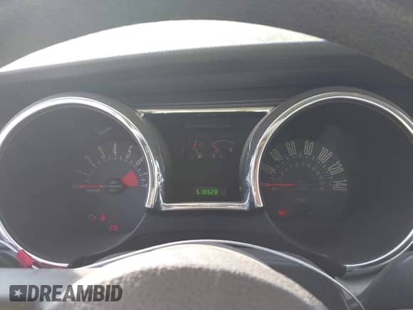 2005 Ford Mustang GT Deluxe с VIN 1ZVFT82H955147685, выставлен на аукционе IAAI как лот 43374177 с пробегом 51 862 миль миль и . История ставок и продаж доступна на DreamBid. Изображение 7.