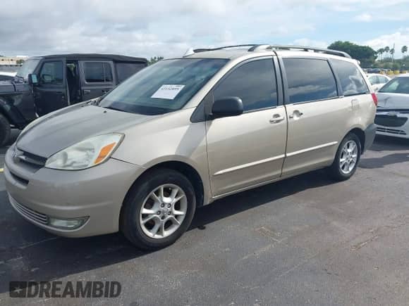 2004 Toyota Sienna XLE z VIN 5TDZA22C94S005059, wystawiony jako IAAI lot #43152895 z przebiegiem 187 536 mil mil oraz . Historia ofert i sprzedaży dostępna na DreamBid. Obrazek 17.