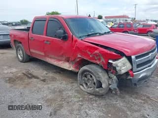 2007 Chevrolet Silverado 1500 1LT z VIN 2GCEK13M071517060, wystawiony jako IAAI lot #42693694 z przebiegiem Nie podano mil oraz . Historia ofert i sprzedaży dostępna na DreamBid. Obrazek 1.