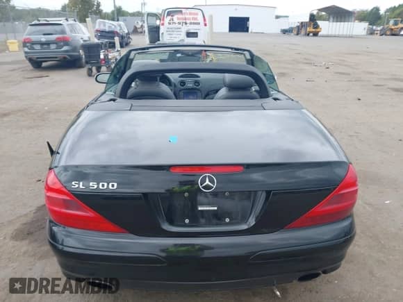 2005 Mercedes-Benz SL 500 z VIN WDBSK75F55F101501, wystawiony jako IAAI lot #43237866 z przebiegiem 136 574 mil mil oraz . Historia ofert i sprzedaży dostępna na DreamBid. Obrazek 16.