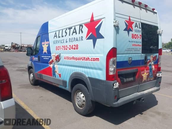 2016 Ram ProMaster Cargo z VIN 3C6TRVCG3GE105651, wystawiony jako IAAI lot #42526039 z przebiegiem 140 739 mil mil oraz . Historia ofert i sprzedaży dostępna na DreamBid. Obrazek 3.