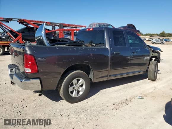 2019 Ram 1500 Express z VIN 1C6RR6FG8KS598468, wystawiony jako Copart lot #73900793 z przebiegiem 43 580 mil mil oraz Szkoda całkowita • Salvage title. Historia ofert i sprzedaży dostępna na DreamBid. Obrazek 3.