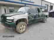 2001 GMC Sierra 1500 SLE z VIN 2GTEC19V411310370, wystawiony jako Copart lot #52950885 z przebiegiem 240 629 mil mil oraz Szkoda całkowita • Salvage title. Historia ofert i sprzedaży dostępna na DreamBid. Obrazek 1.