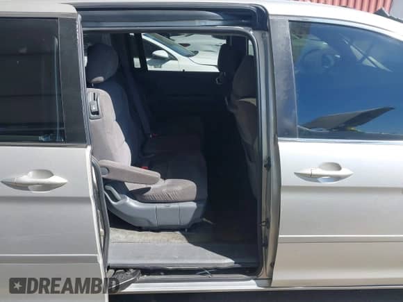 2005 Honda Odyssey EX с VIN 5FNRL38495B416810, выставлен на аукционе IAAI как лот 43412581 с пробегом 282 714 миль миль и . История ставок и продаж доступна на DreamBid. Изображение 8.