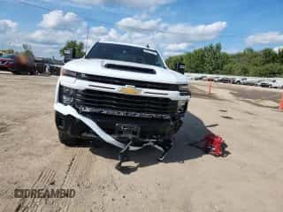 2024 Chevrolet Silverado 2500HD Custom с VIN 1GC4YME77RF231625, выставлен на аукционе Copart как лот 69311755 с пробегом 61 611 миль миль и Списание • Salvage title. История ставок и продаж доступна на DreamBid. Изображение 5.