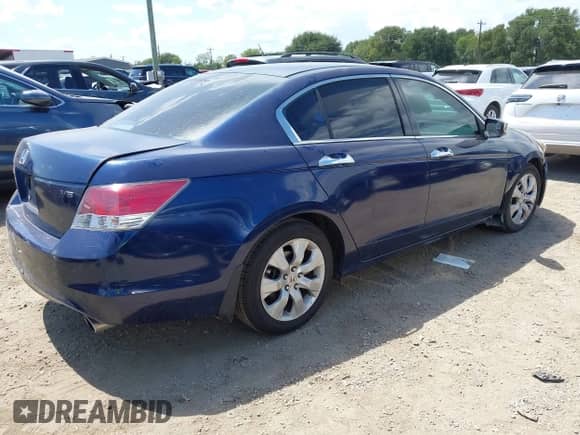 2010 Honda Accord EX z VIN 5KBCP3F74AB013160, wystawiony jako IAAI lot #43097801 z przebiegiem 174 550 mil mil oraz . Historia ofert i sprzedaży dostępna na DreamBid. Obrazek 4.
