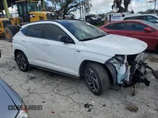 2024 Hyundai Kona N Line с VIN KM8HA3A34RU031683, выставлен на аукционе Copart как лот 80320044 с пробегом 11 821 миль миль и На запчасти • Non repairable. История ставок и продаж доступна на DreamBid. Изображение 4.