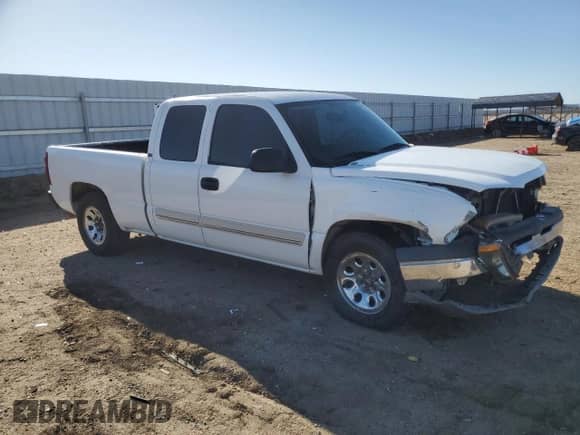 2004 Chevrolet Silverado 1500 with VIN 2GCEC19V841377221, listed as a Copart auction lot 49262965 with 253,659 mi miles and Salvage title. Bid and sale history available at DreamBid. Image 4.