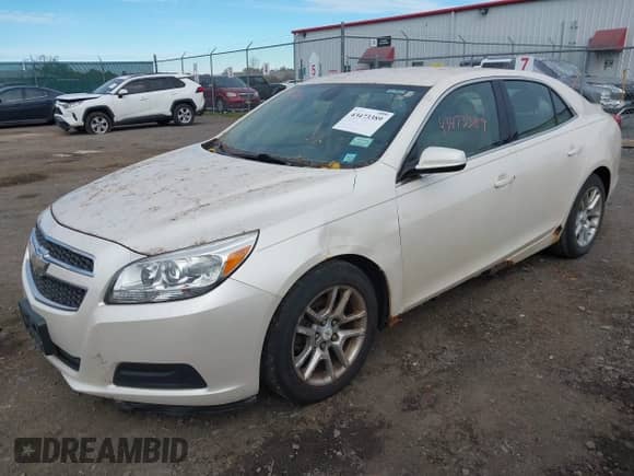 2013 Chevrolet Malibu Eco с VIN 1G11D5RR7DF115648, выставлен на аукционе IAAI как лот 43473389 с пробегом 99 581 миль миль и . История ставок и продаж доступна на DreamBid. Изображение 2.