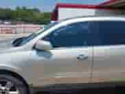 2013 Chevrolet Traverse LTZ z VIN 1GNKRLKD6DJ107772, wystawiony jako IAAI lot #42935823 z przebiegiem 201 445 mil mil oraz . Historia ofert i sprzedaży dostępna na DreamBid. Obrazek 13.