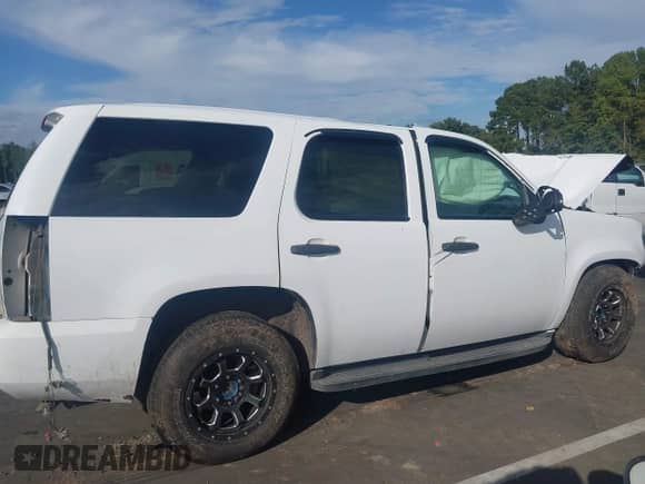 2013 Chevrolet Tahoe Commercial с VIN 1GNLC2E07DR273132, выставлен на аукционе IAAI как лот 43354815 с пробегом 133 140 миль миль и . История ставок и продаж доступна на DreamBid. Изображение 12.