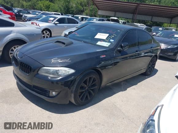 2012 BMW 5 Series 535i с VIN WBAFR7C53CC811369, выставлен на аукционе IAAI как лот 42810257 с пробегом 152 985 миль миль и . История ставок и продаж доступна на DreamBid. Изображение 2.